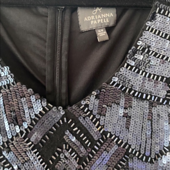 Adrianna Papell - Picture 3 of 3